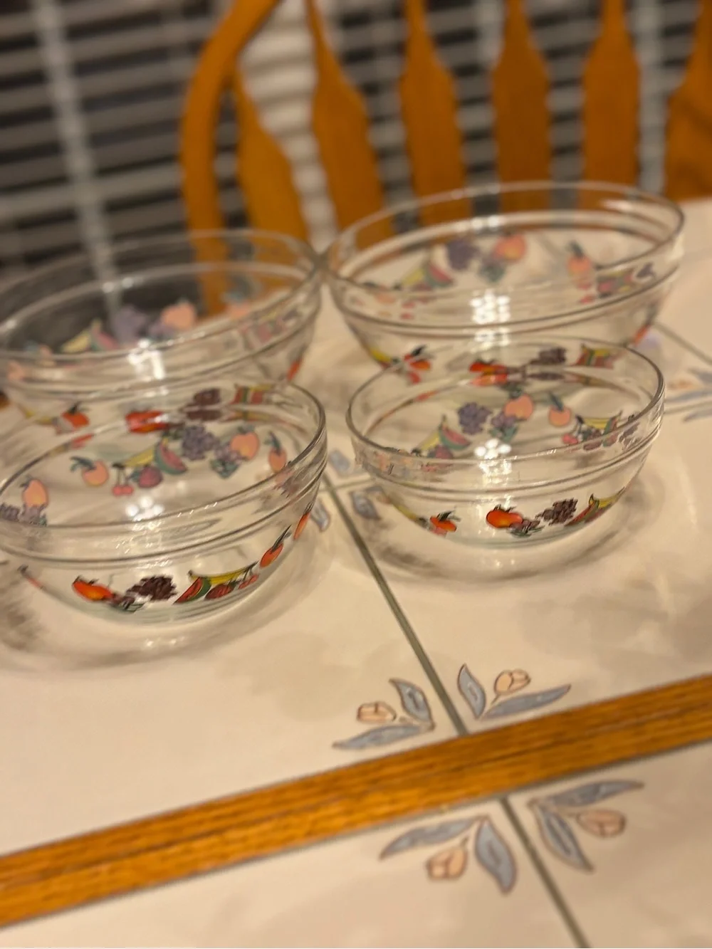 Vintage Imperial 4 Piece Glass Bowl Set Fruit Design Wrapped Around Bowls